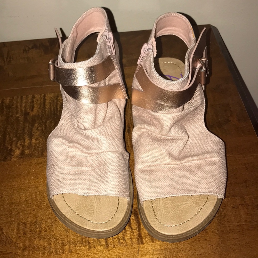 Never worn Blowfish sandal